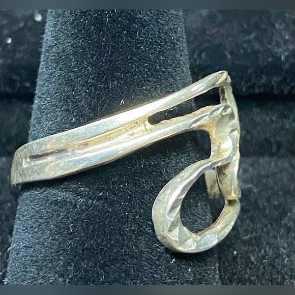 SILVER .925 MODERN FANCY WOMEN RING SIZE 9 - Picture 2 of 2